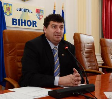 Voloşeniuc: Din cauza lui Ţîrle s-a pus poprire pe conturile Consiliului Judeţean